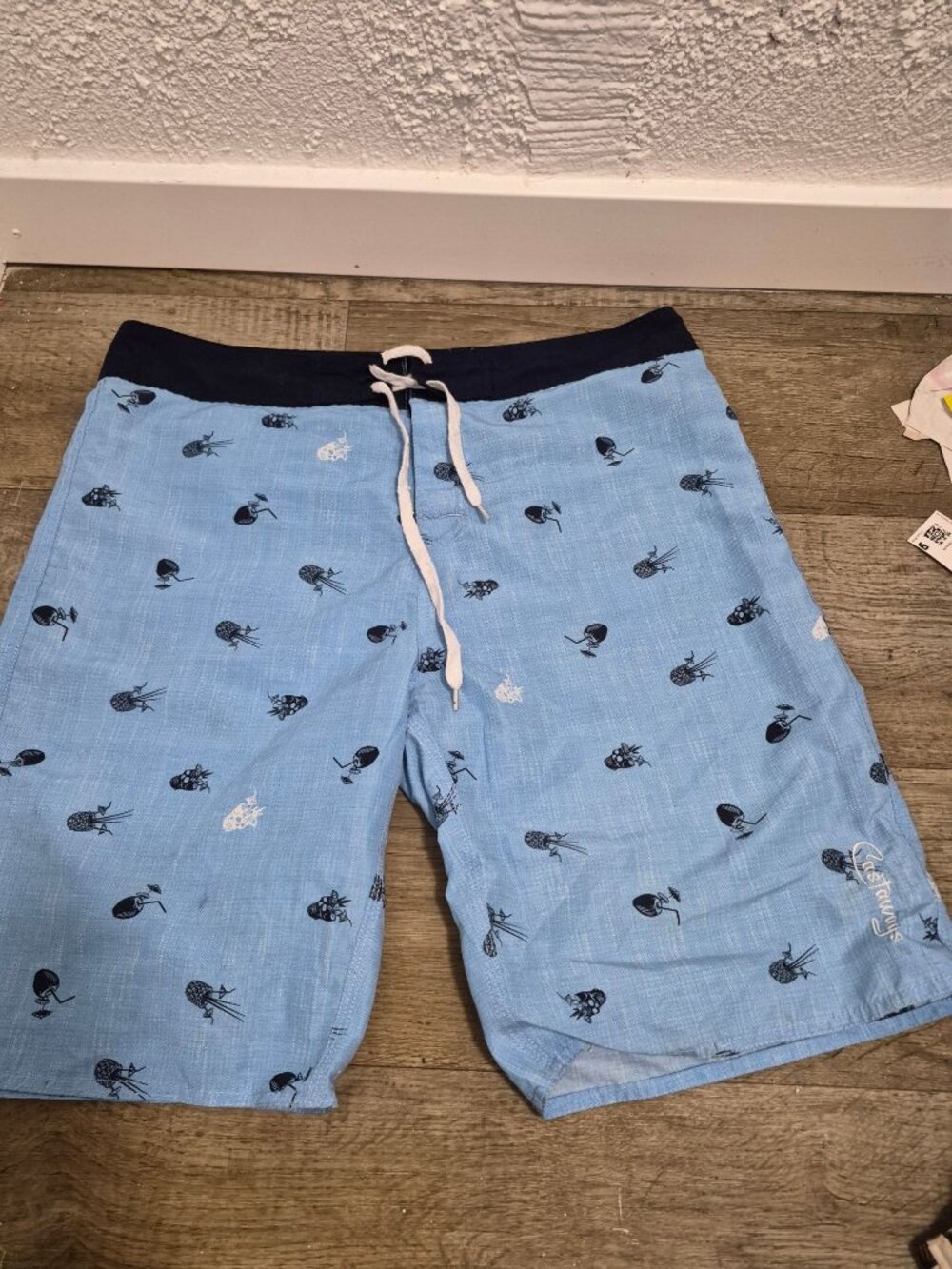 Castaways Mens XL Blue Swim Shorts Pineapple Cocktail Print Back Pocket 22"